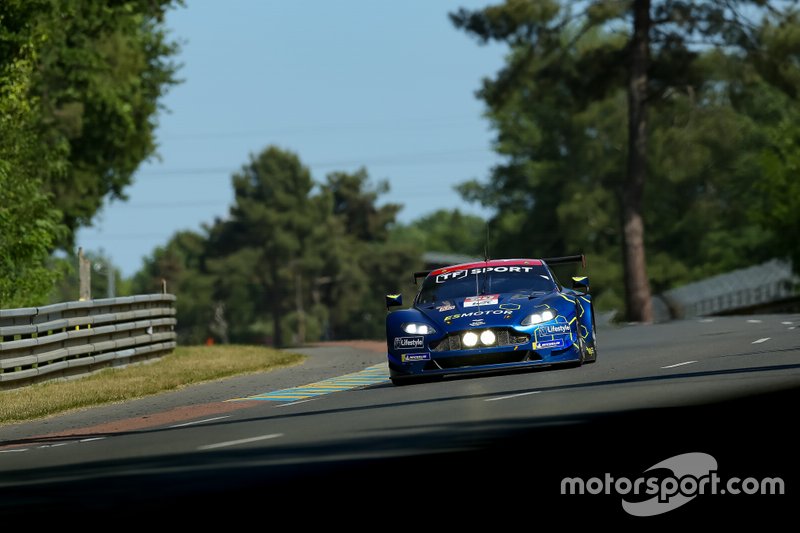 #90 TF Sport Aston Martin Vantage: Salih Yoluc, Euan Hankey, Charlie Eastwood