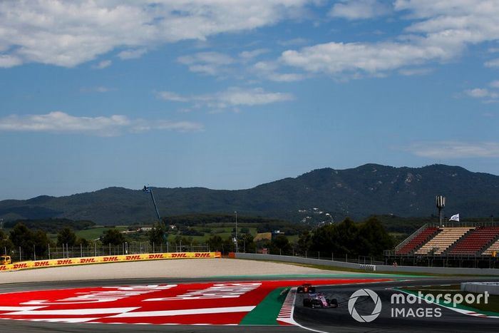 Sergio Perez, Racing Point RP19, leads Sebastian Vettel, Ferrari SF90