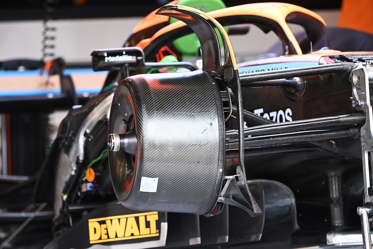McLaren MCL36: Vorderrad-Bremse