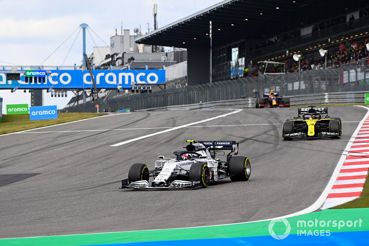 Pierre Gasly, AlphaTauri AT01, Daniel Ricciardo, Renault F1 Team R.S.20, e Alex Albon, Red Bull Racing RB16