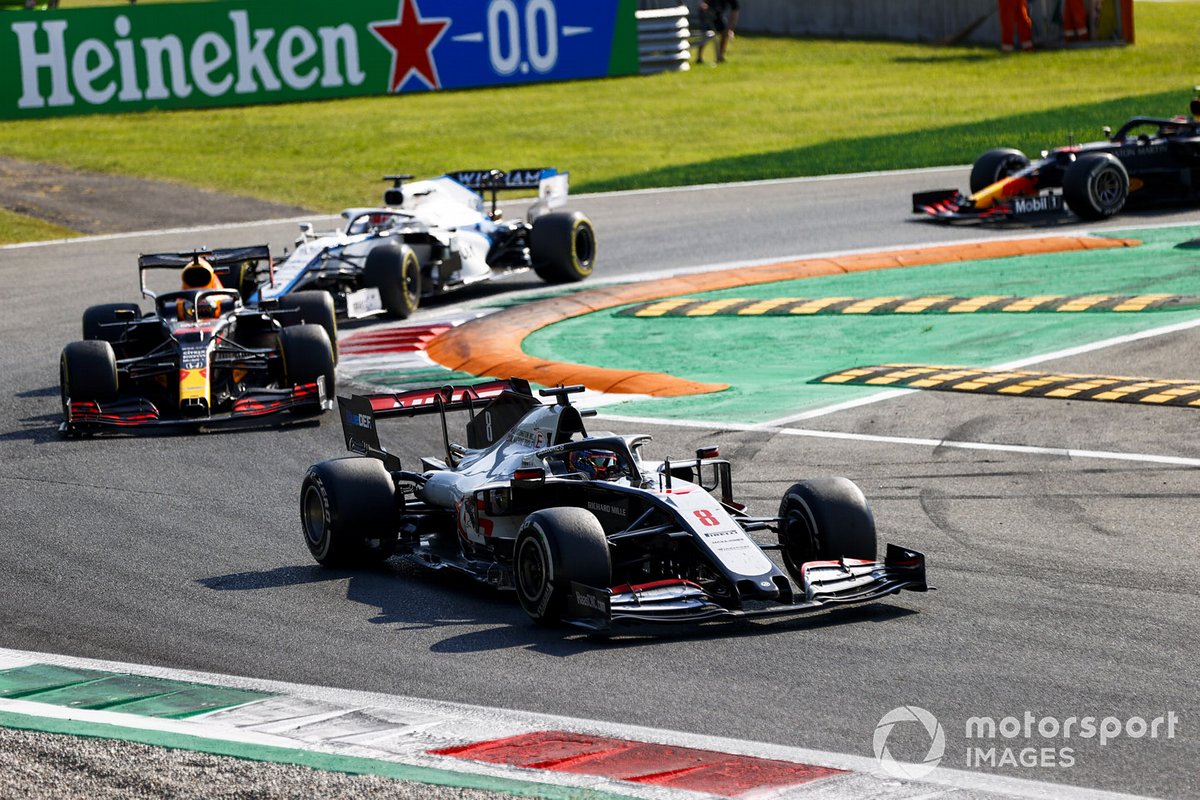 Romain Grosjean, Haas VF-20, Max Verstappen, Red Bull Racing RB16, e George Russell, Williams FW43