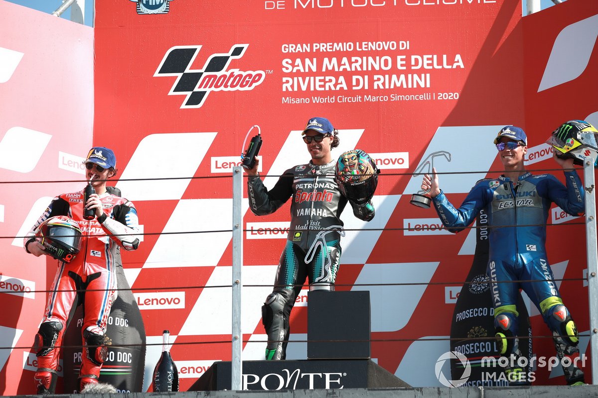 Podio: segundo lugar Francesco Bagnaia, Pramac Racing ganador Franco Morbidelli, Petronas Yamaha SRT y tercer lugar Joan Mir, Team Suzuki