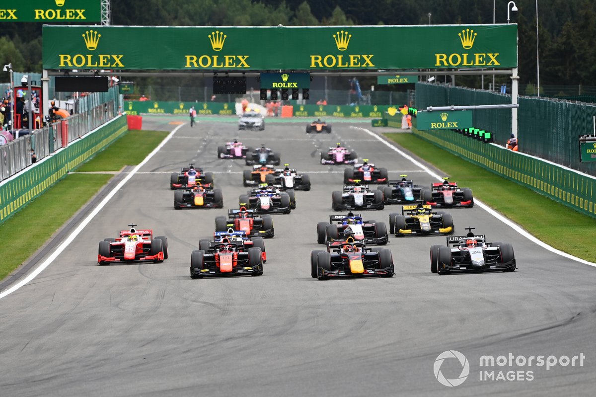 Yuki Tsunoda, Carlin, Nikita Mazepin, Hitech Grand Prix, Nobuharu Matsushita, MP Motorsport, Mick Schumacher, Prema Racing, Robert Shwartzman, Prema Racing, al inicio