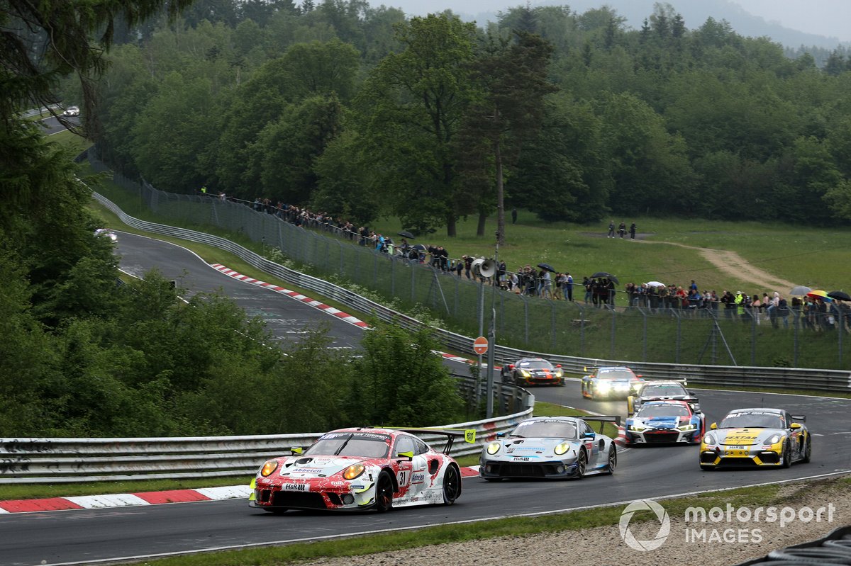 #31 Frikadelli Racing Team Porsche 911 GT3 R: Patrick Pilet, Frederic Makowiecki, Maxime Martin, Dennis Olsen