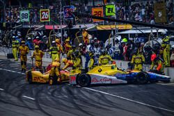 Townsend Bell, Andretti Autosport Honda pit accident