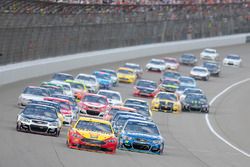 Start: Joey Logano, Team Penske Ford leads