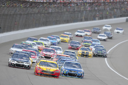 Start: Joey Logano, Team Penske Ford leads