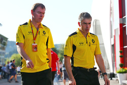 Alan Permane, Renault Sport F1 Team Pist Operasyonları şefi Nick Chester, Renault Sport F1 Team Şasi