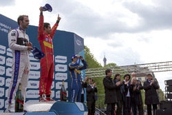 Podium : le vainqueur Lucas di Grassi, ABT Schaeffler Audi Sport, le deuxième Jean-Eric Vergne, DS Virgin Racing, et le troisième Sébastien Buemi, Renault e.Dams