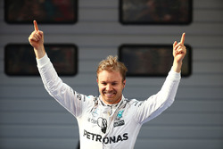 Winnaar Nico Rosberg, Mercedes AMG F1 Team in parc ferme
