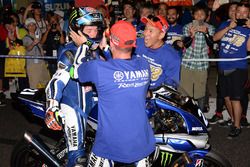 I vincitori #21 Yamaha Factory Racing Team: Katsuyuki Nakasuga, Pol Espargaro, Alex Lowes