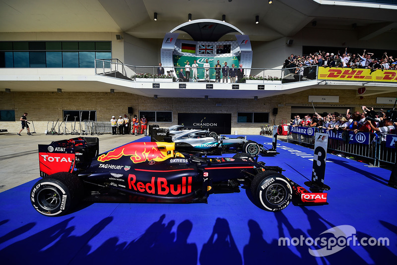 The podium (L to R): Nico Rosberg, Mercedes AMG F1, second; Lewis Hamilton, Mercedes AMG F1, race winner; Daniel Ricciardo, Red Bull Racing, third