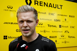 Kevin Magnussen, Renault Sport F1 Team avec les médias
