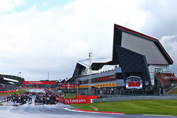 The grid before the start of the race