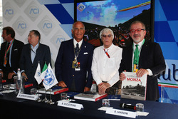 (Da sx a dx): Jean Todt, Presidente FIA con il Dr. Angelo Sticchi Damiani, Presidente Aci Csai; Bern