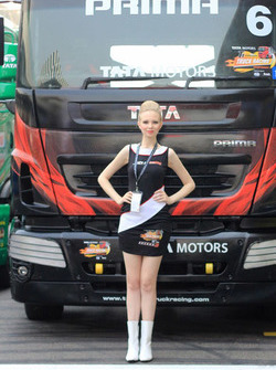 Tata T1 Prima grid girl
