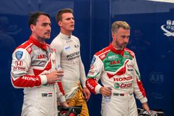 Norbert Michelisz, Honda Racing Team JAS, Honda Civic WTCC; Hugo Valente, LADA Sport Rosneft, Lada Vesta; Tiago Monteiro, Honda Racing Team JAS, Honda Civic WTCC