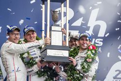 LMP1 podium: class and overal winners #2 Porsche Team Porsche 919 Hybrid: Romain Dumas, Neel Jani, Marc Lieb