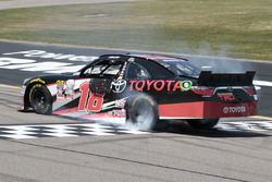Race winner Sam Hornish Jr., Joe Gibbs Racing Toyota