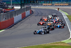 Егор Оруджев, Arden Motorsport лидирует на старте
