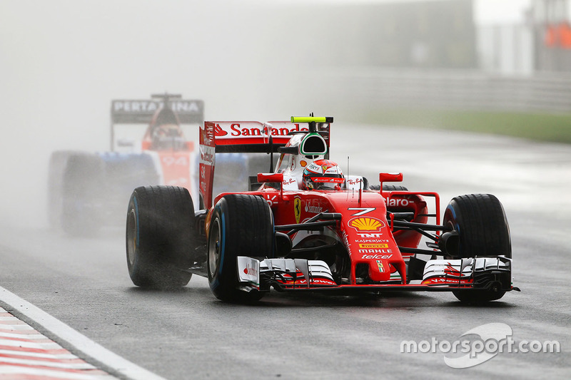 Quem teve vida ainda pior foi Kimi Räikkönen, eliminado no Q2. O finlandês larga em 14º - pior posição de largada dele em 2016.
