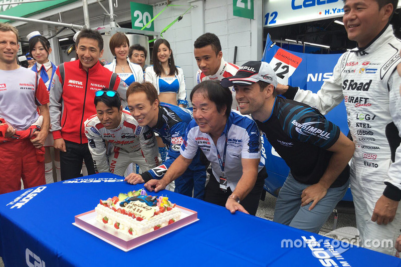 #12 Team Impul Nissan GT-R Nismo GT3: Joao Paulo de Oliveira celebrates his birthday with the team a