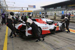 #6 Toyota Racing Toyota TS050 Hybrid: Stéphane Sarrazin, Mike Conway, Kamui Kobayashi