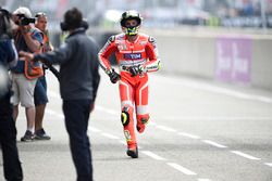 Andrea Iannone, Ducati Team, nach einem Unfall im Qualifying