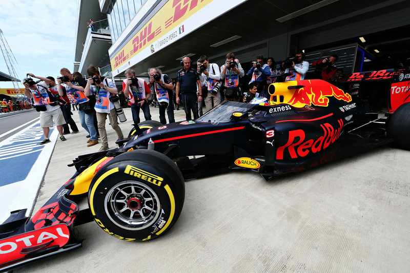 Daniel Ricciardo, Red Bull Racing RB12 with the aeroscreen