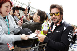 Fernando Alonso, McLaren signs autographs for the fans