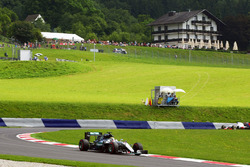Lewis Hamilton, Mercedes AMG F1 W07 Hybrid