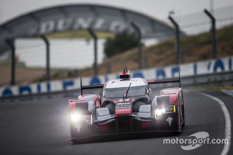 #8 Audi Sport Team Joest Audi R18 e-tron quattro: Lucas di Grassi, Loic Duval, Oliver Jarvis