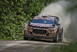 Kris Meeke tests Citroテォn C3 WRC 2017