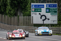 #33 Eurasia Motorsport Oreca 05 Nissan: Jun Jin Pu, Nick de Bruijn, Tristan Gommendy, #1 Porsche Tea