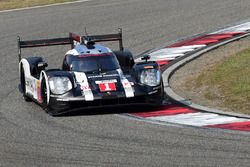 #1 Porsche Team Porsche 919 Hybrid: Timo Bernhard, Mark Webber, Brendon Hartley