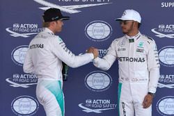 Polesitter Lewis Hamilton, Mercedes AMG F1; 2. Nico Rosberg, Mercedes AMG F1