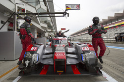 #8 Audi Sport Team Joest Audi R18 e-tron quattro: Lucas di Grassi, Loic Duval, Oliver Jarvis