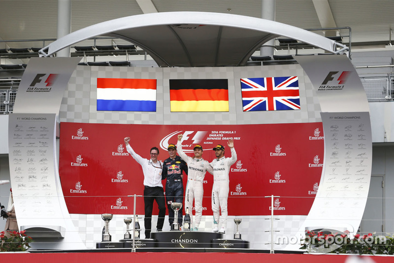 Podio: ganador, Nico Rosberg, Mercedes AMG F1, segundo, Max Verstappen, Red Bull Racing, tercero, Le