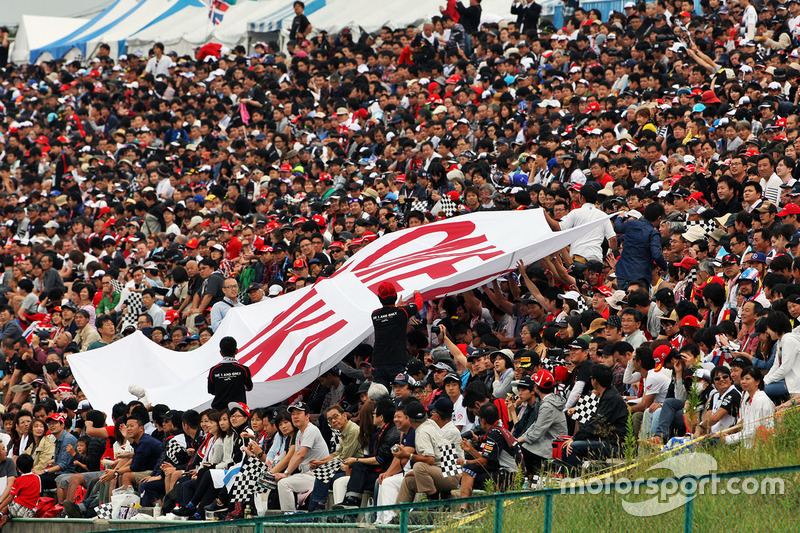 Tifosi in tribuna