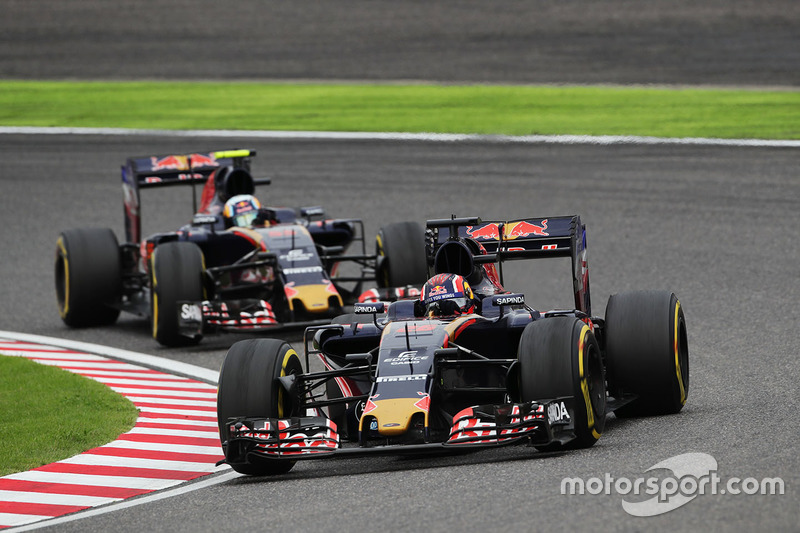 2016 год. За рулем болида (STR11) по ходу гонки