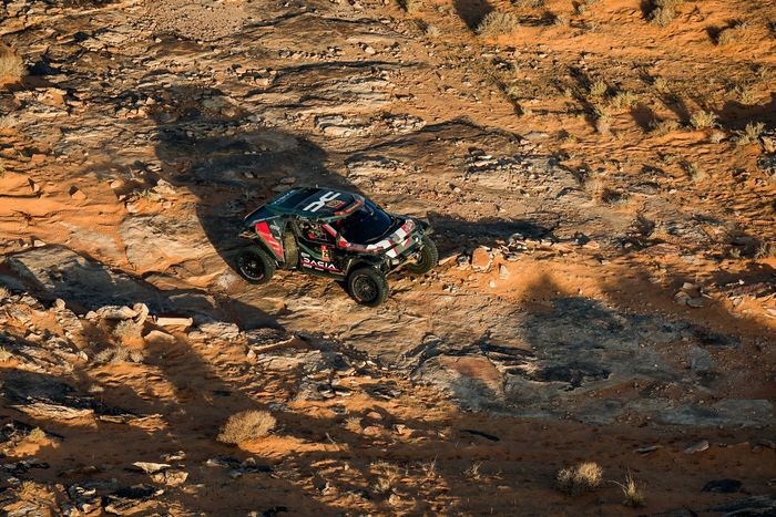 #299 ダチア・サンドライダーズ ダチア：ナセル・アルアティヤ、ファビアン・ルルキン