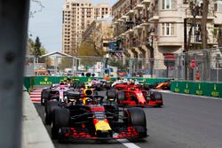 Max Verstappen, Red Bull Racing RB14 Tag Heuer, leads Kimi Raikkonen, Ferrari SF71H, Esteban Ocon, Force India VJM11 Mercedes, Carlos Sainz Jr., Renault Sport F1 Team R.S. 18, Sergio Perez, Force India VJM11 Mercedes, and the remainder of the field at the start