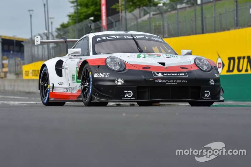 #92 Porsche GT Team Porsche 911 RSR