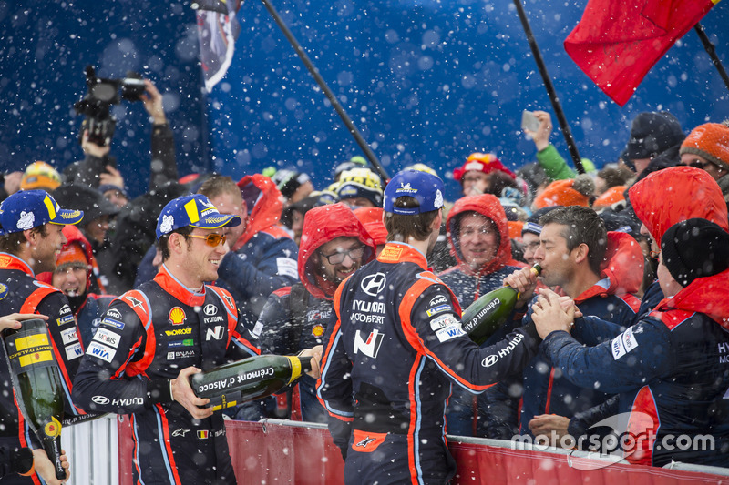 Los ganadores del Rally de Suecia 2018: Neuville, Nicolas Gilsoul, Hyundai i20 WRC, Hyundai Motorspo