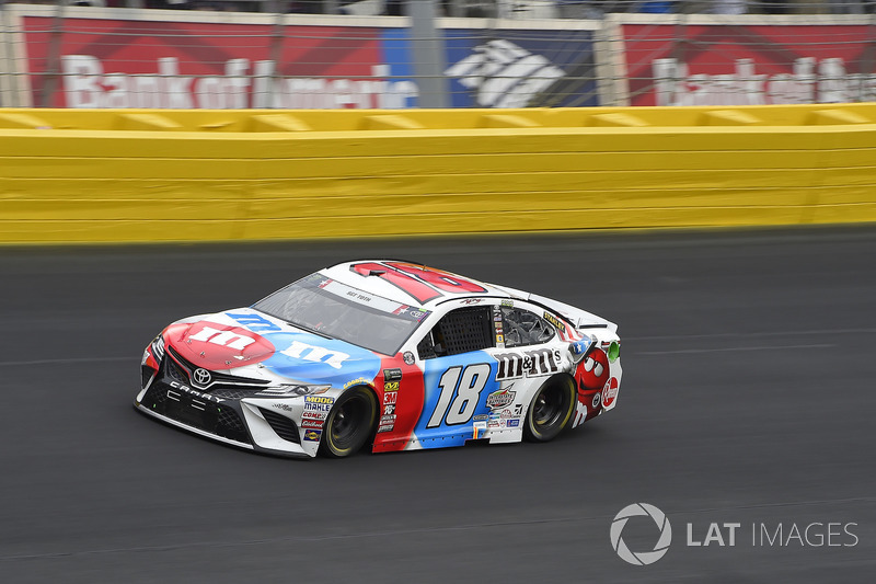 Kyle Busch, Joe Gibbs Racing, Toyota Camry M&M's Red White & Blue at