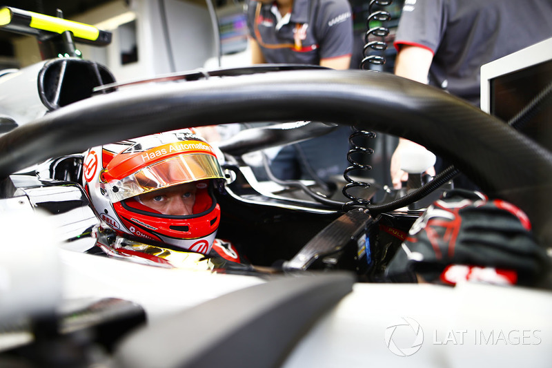 Kevin Magnussen, Haas F1 Team, nell'abitacolo