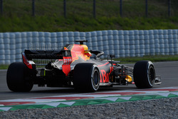 Джейк Деннис, Red Bull Racing RB14