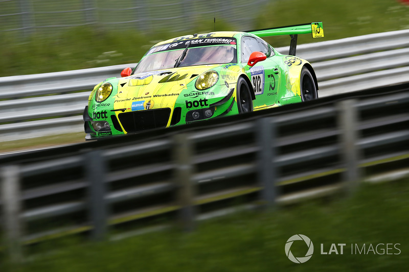 #912 Manthey Racing Porsche 911 GT3 R: Richard Lietz, Patrick Pilet, Frédéric Makowiecki, Nick Tandy