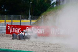 Romain Grosjean, Haas F1 Team VF-18, sort au large