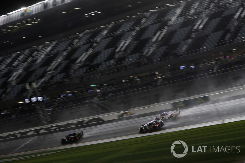 #23 United Autosports Ligier LMP2, P: Phil Hanson, Lando Norris, Fernando Alonso, #29 Montaplast by Land-Motorsport Audi R8 LMS GT3, GTD: Christopher Mies, Sheldon van der Linde, Jeffrey Schmidt, Kelvin van der Linde
